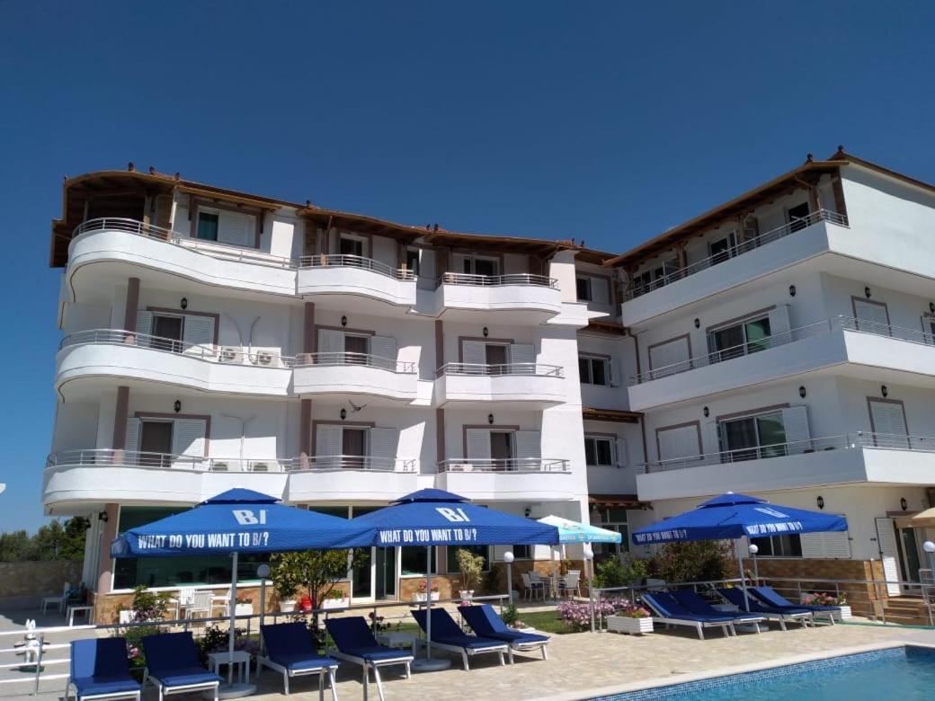 Hotel Vila Kafe Lukovë Exteriér fotografie