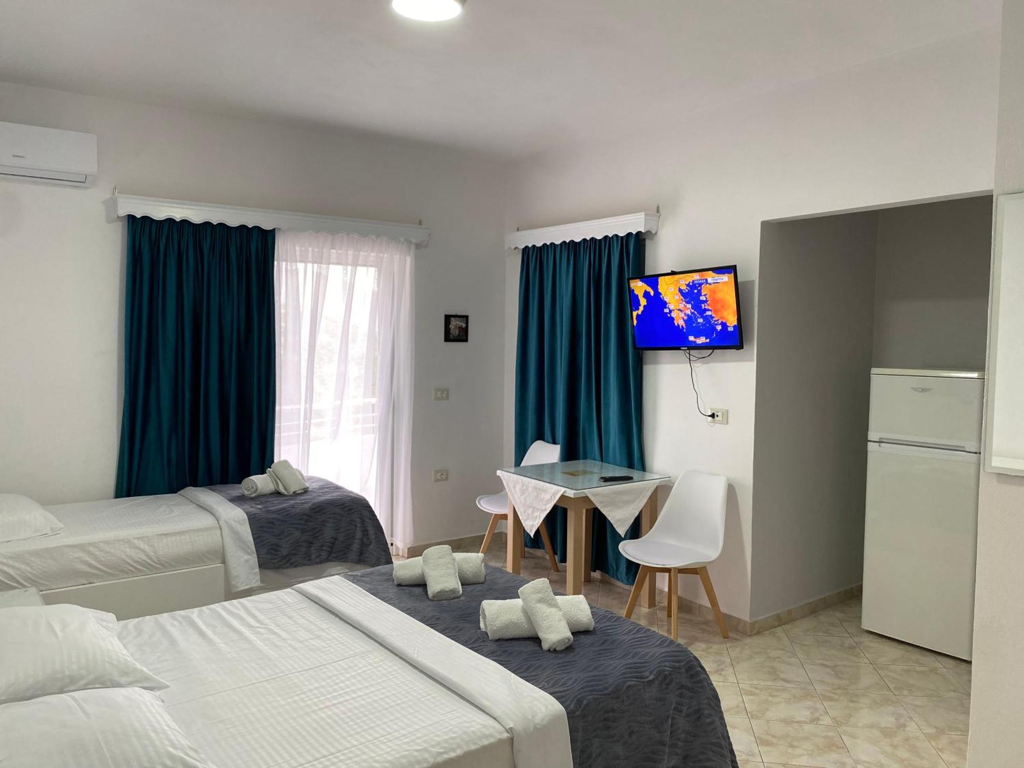 Hotel Vila Kafe Lukovë Exteriér fotografie