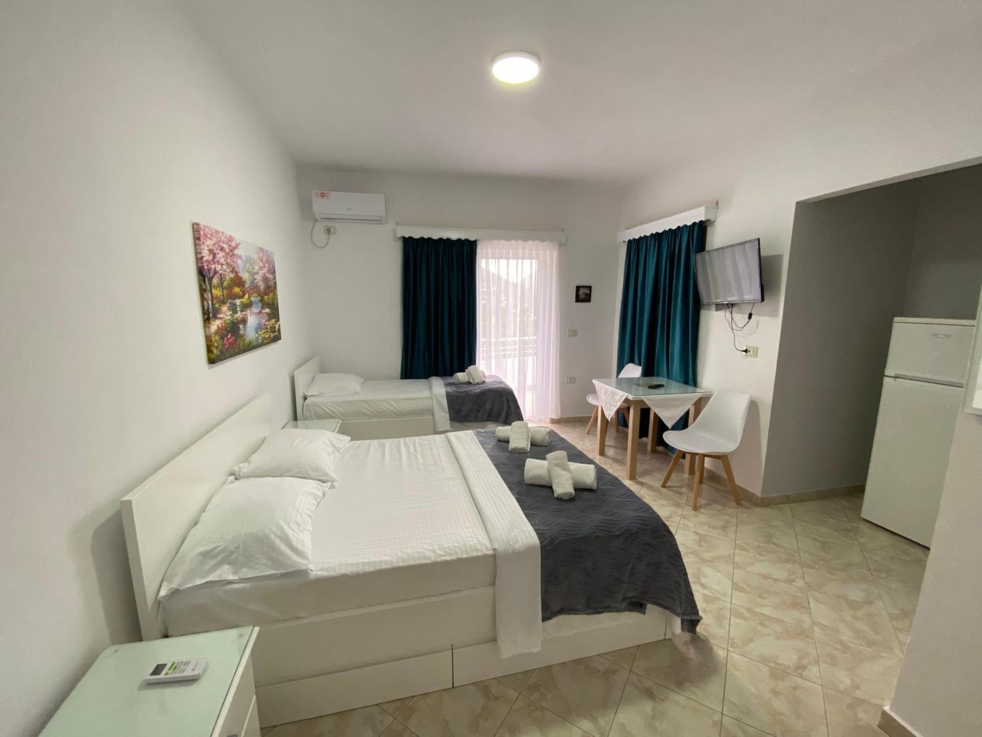 Hotel Vila Kafe Lukovë Exteriér fotografie