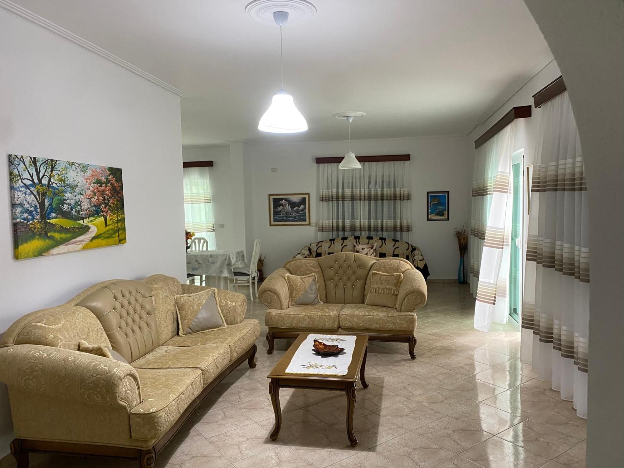 Hotel Vila Kafe Lukovë Exteriér fotografie