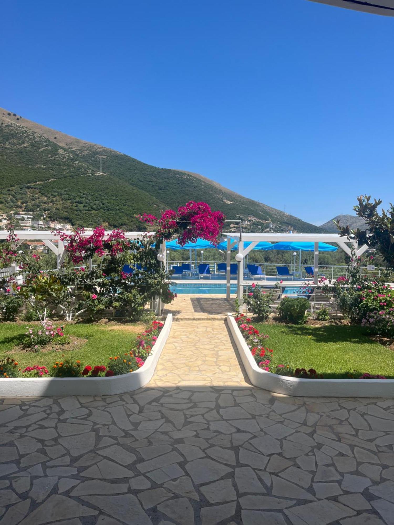 Hotel Vila Kafe Lukovë Exteriér fotografie