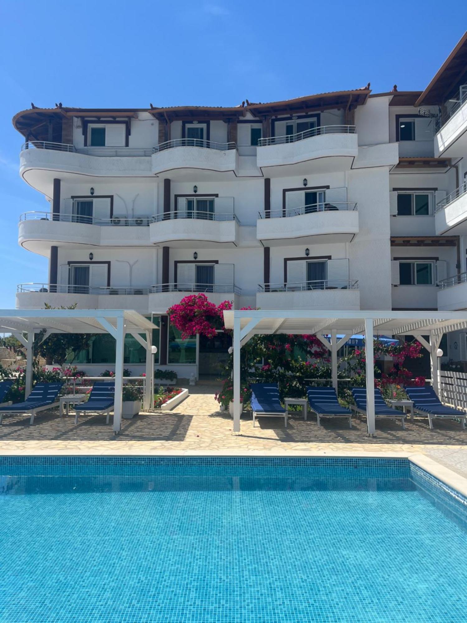 Hotel Vila Kafe Lukovë Exteriér fotografie