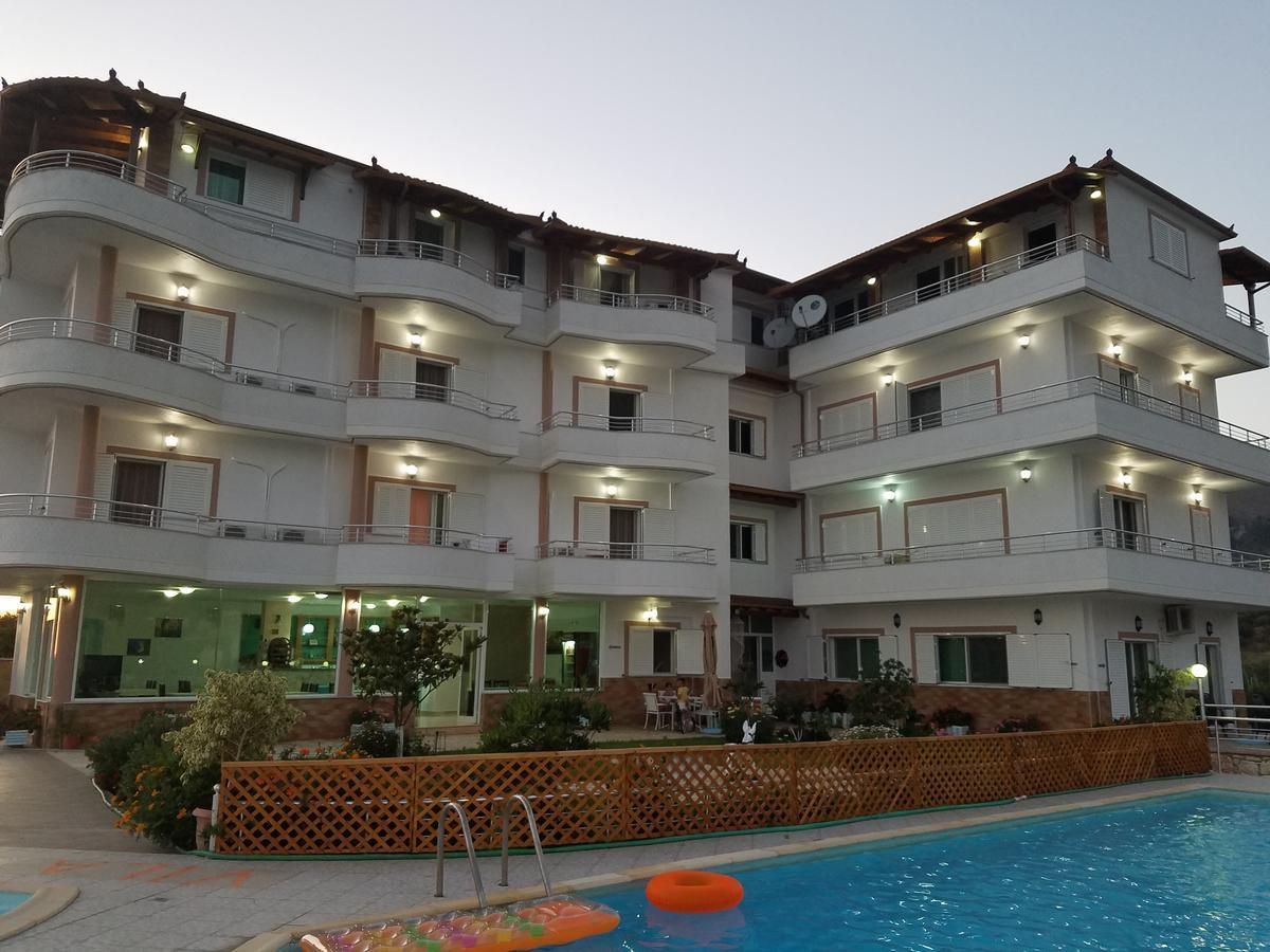 Hotel Vila Kafe Lukovë Exteriér fotografie